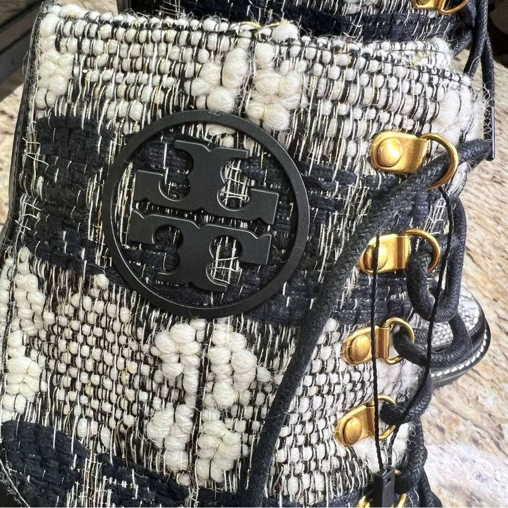 Tory Burch MILLER WOOL BLACK WHITE LUG SOLE BOOTS 10M